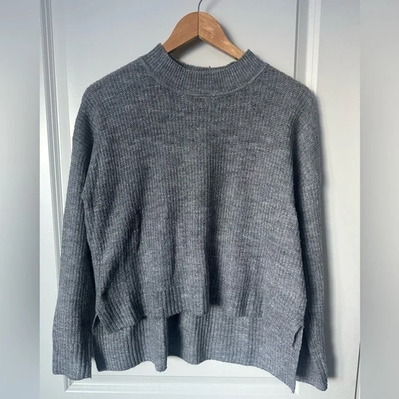 U2B gray high low sweater size L - Picture 1 of 3